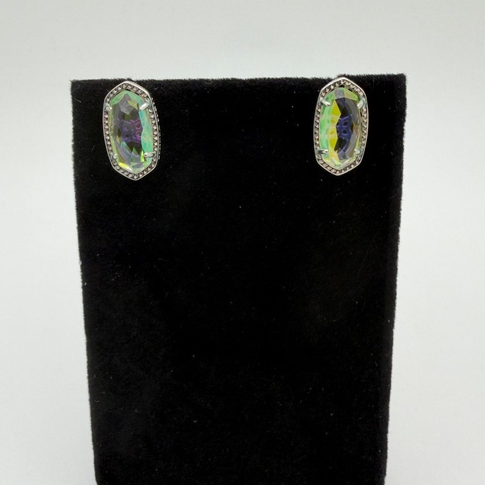 Like-new Kendra Scott "Ellie" Dichroic glass Stud earrings in Silver tone!